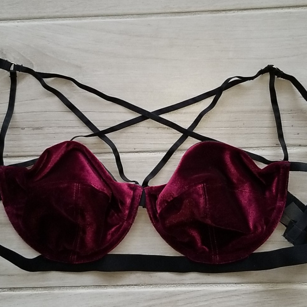 Velvet pentagram strappy bra